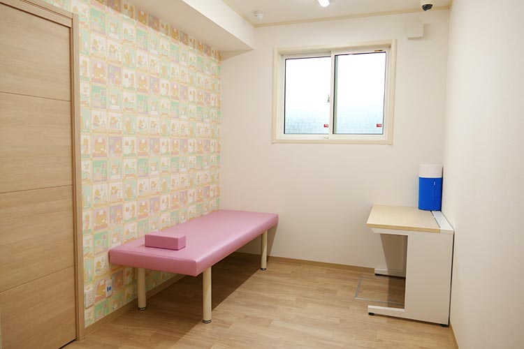 診察室 3（隔離室）
